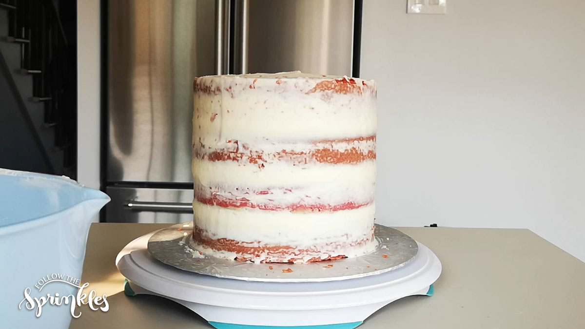 crumb coat buttercream cake