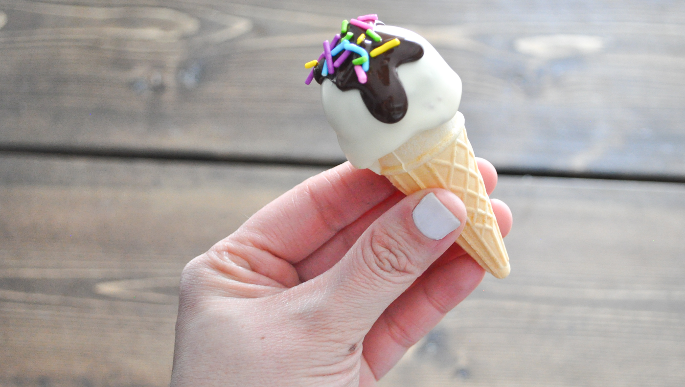 how to make, cake pops, cake pop cones, cute idea, home baker, love to bake, easy cake pops, summer party idea, montrealer, montreal blogger, montreal vlogger, follow the sprinkles