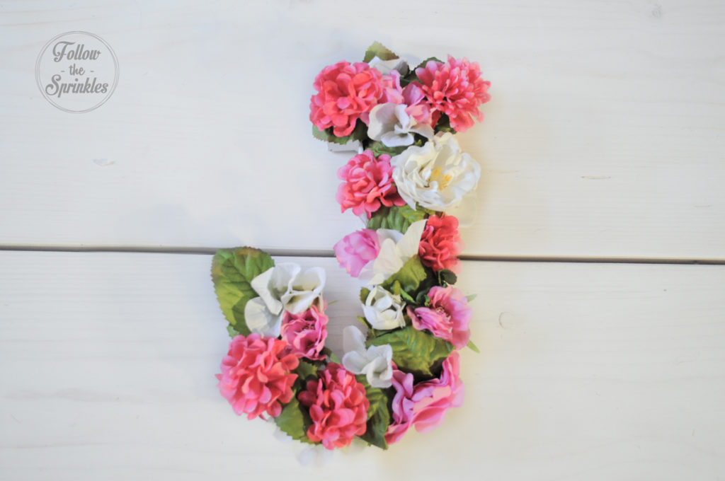 DIY flower box, monogram, flower letter, montreal blogger, montrealer, home decor