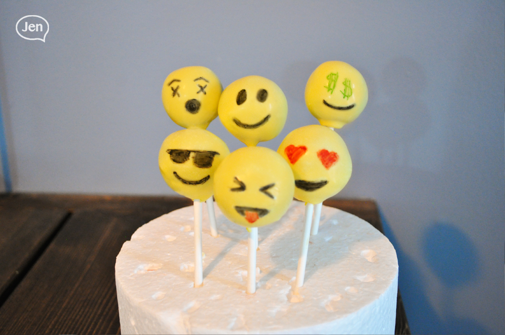 how to make cake pops, chocolate cake, spicy chocolate, cake pops, emoji cake pops, home baker, love to bake, montreal baker, youtuber, montreal blogger, montrealer, chocolate cake pops