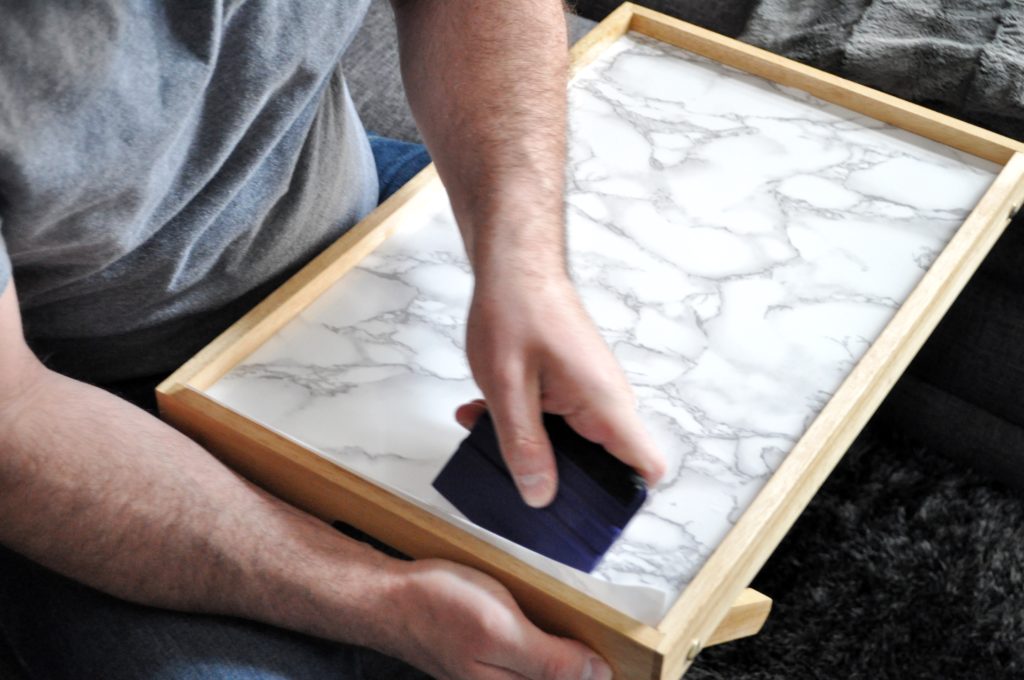 DIY, marble, tray, vinyl, craft, coffee table tray, desk tray, organizing hack, marble tray, fake marble, DIY marble