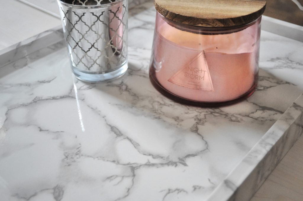 DIY, marble, tray, vinyl, craft, coffee table tray, desk tray, organizing hack, marble tray, fake marble, DIY marble