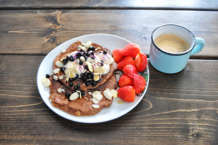 Paleo pancakes, eggs, bananas, easy rcipe, two ingredients, pancaks, banana oancakes, chocolate pancakes, montreal blogger, montrealer