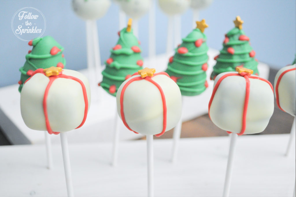 diy, home baker, Christmas cake pops, holiday baking, montreal blogger, snowman cake pop, christmas tree cake pop, present cake pop, easy baking, baking project, montreal vlogger, montrealer, happy baking, cake pops montreal, cake pops tricks