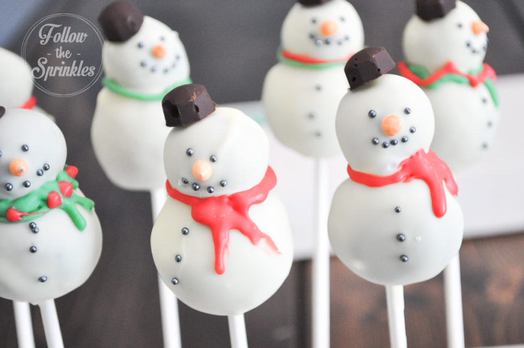 diy, home baker, Christmas cake pops, holiday baking, montreal blogger, snowman cake pop, christmas tree cake pop, present cake pop, easy baking, baking project, montreal vlogger, montrealer, happy baking, cake pops montreal, cake pops tricks