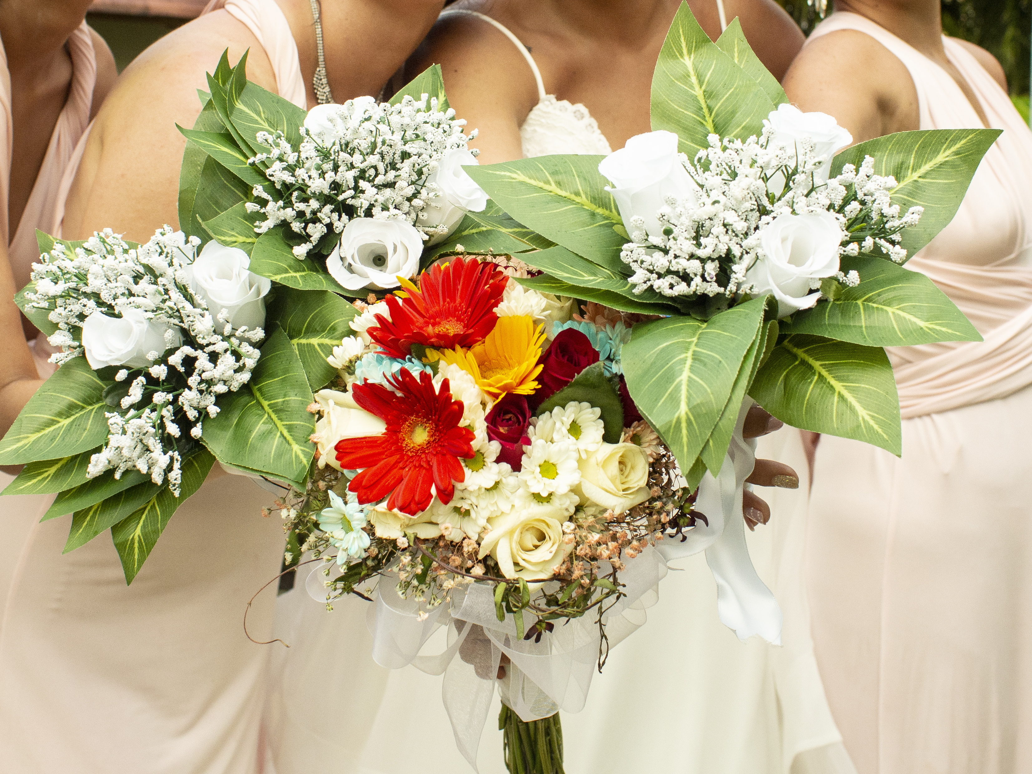 Destination wedding, bridesmaids, bavaro princess resort, Dominican republic, Bavaro princess resort Punta Cana, punta cana wedding, destination wedding canadians, canadian colombian wedding, tayvara, bridesmaids morning, how to choose your bridesmaids