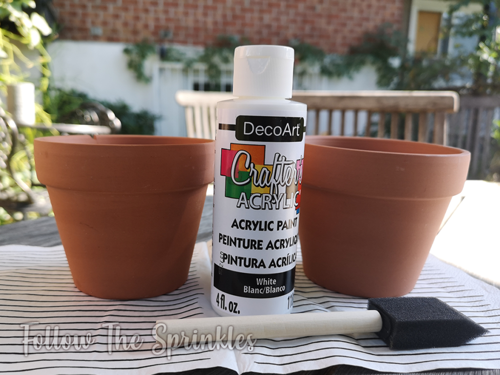 DIY Planter, cute planter, happy planter, cute planter, cute garden, easy diy planter, happy planter, diy, crafty sunday, follow the sprinkles, jen miss pixel, montreal blogger, canadian blogger, diy blogger