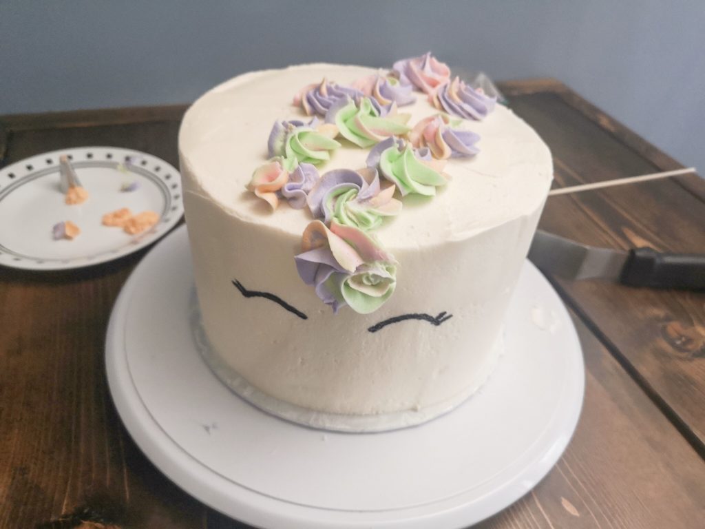 Montreal baker, home baker, baking bloger, Unicorn cake, diy unicorn cake, piñata cake, funfetti cake, how to make a unicorn cake